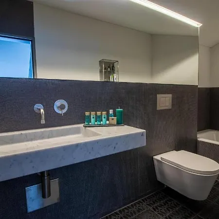 Apartment Three-bedroom Luxury Up To 6 Guests- If You Want To Book, Please Contact On Wh-ats-app - 0034-635-520-036 !!!!