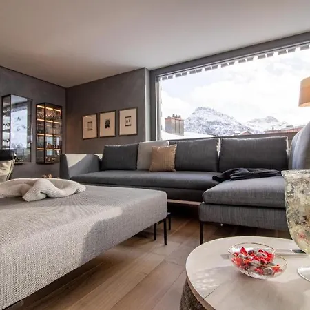 Three-bedroom Luxury Up To 6 Guests- If You Want To Book, Please Contact On Wh-ats-app - 0034-635-520-036 !!!! Apartment